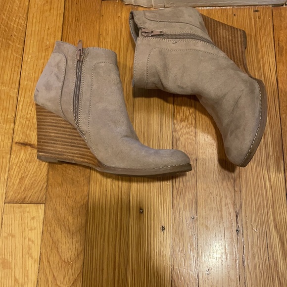 Madden Girl Wedge bootie Taupe 7 - Picture 4 of 4